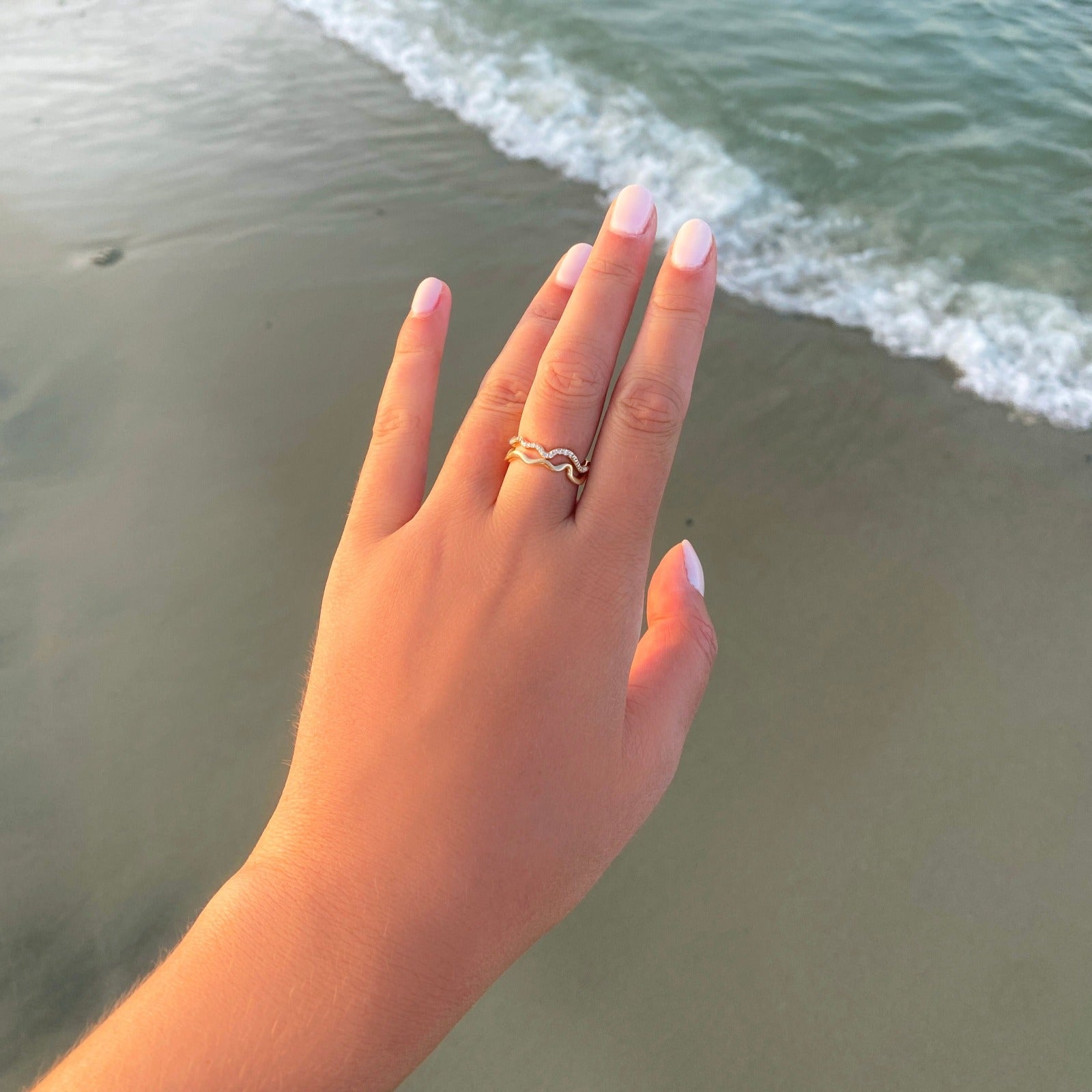 14k recycled gold Full pave Ripple Ring layered with the Plain Ripple Ring on a hand. Engagement, Wedding, Diamonds

Fashion, Fashion Photography, Jewelry Design, Fashion Styles, Trends, Trendy, Lab Grown Diamonds